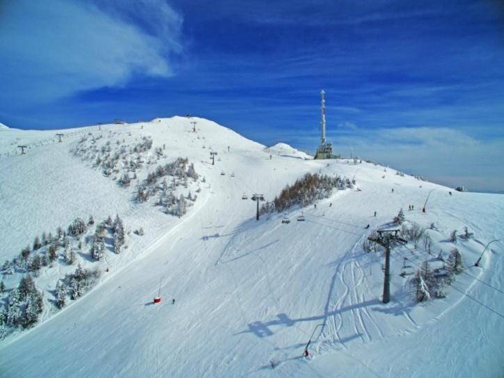 Отель Gostilna Logar Hotemaze Экстерьер фото